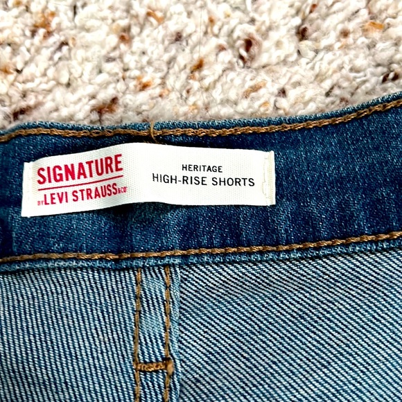 Signature by Levi’s Strauss Heritage High Rise Shorts - Picture 4 of 5